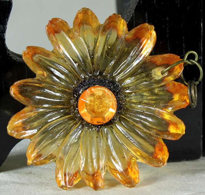 Orange flower pendant/fridge magnet