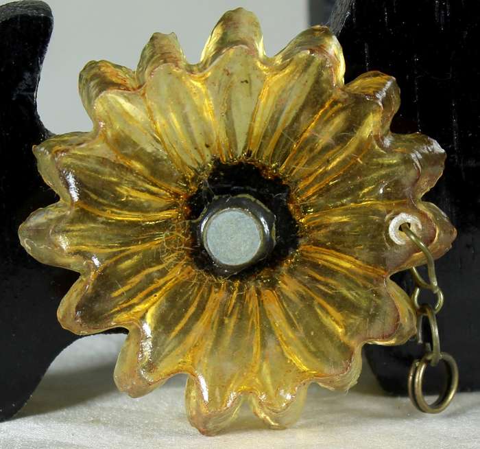 Orange flower pendant/fridge magnet