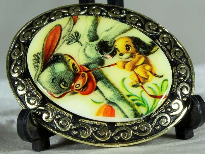 Donkey and doggy broach