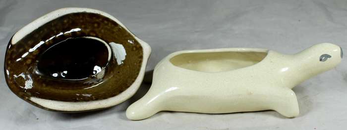 Lidded tortoise bowl with lid