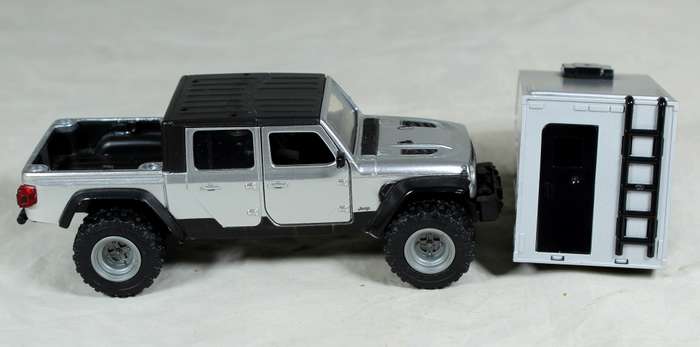 Jada - Jeep Gladiator with camper