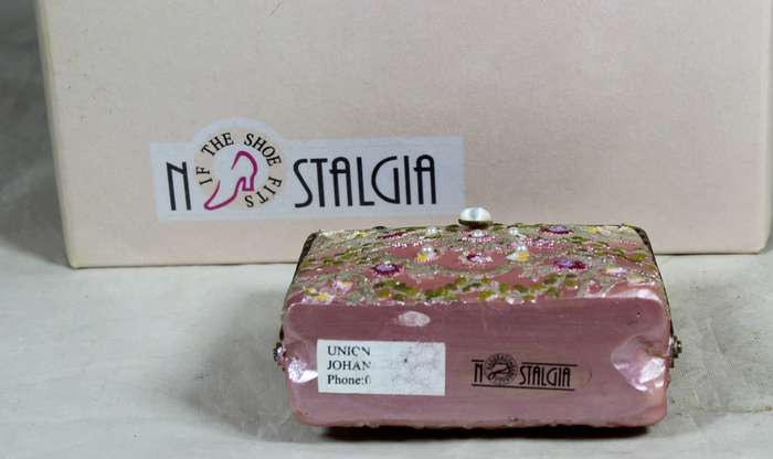 Nostalgia mini handbag - pink with faux pearls