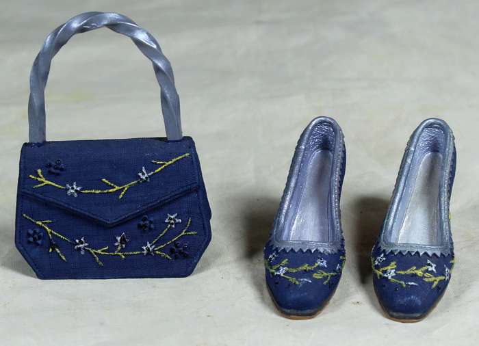 Mini handbag & pair of shoe