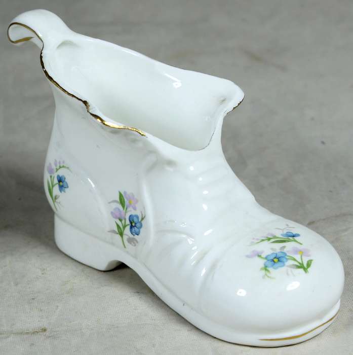 Mini porcelain boot with blue & pink flowers