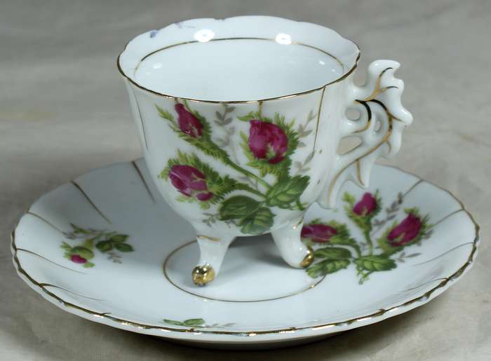 Duo with purple flowers