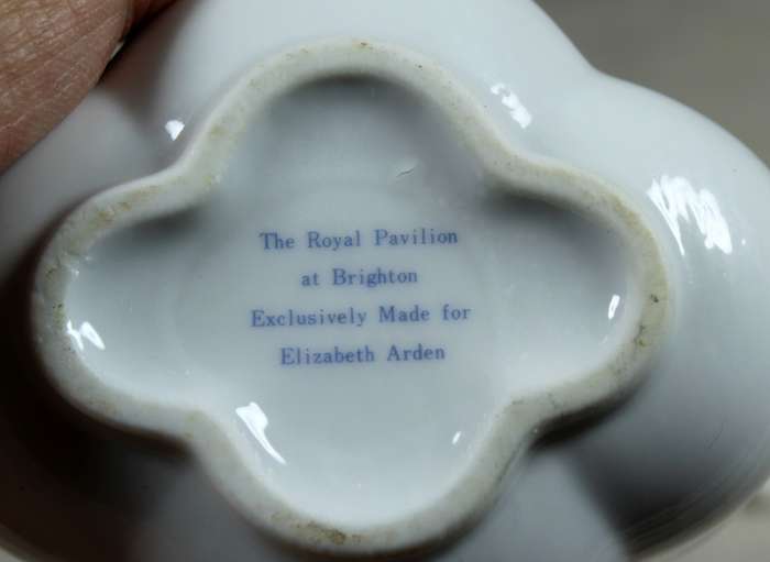 Elizabeth Arden -  Royal Pavilion vanity dish with spoon