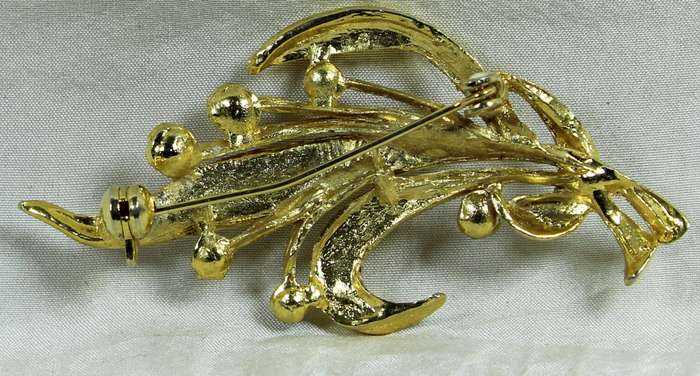 Diamante flower broach
