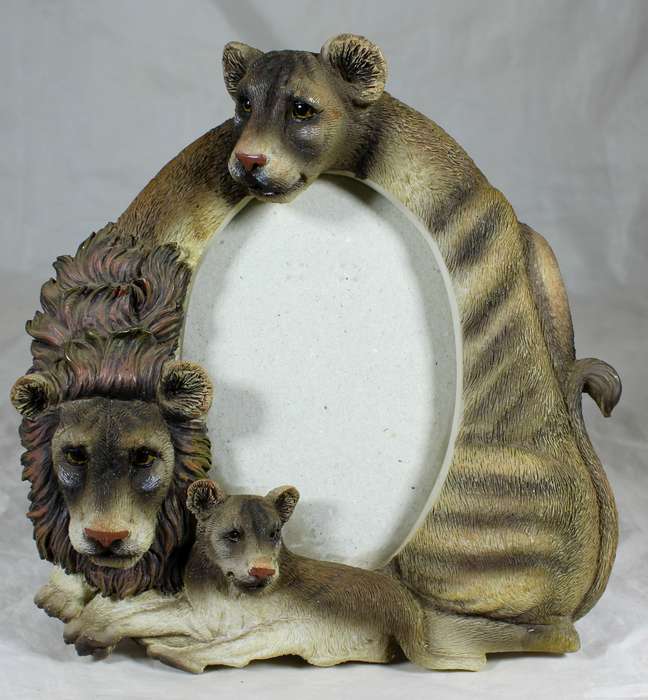 Molded lion picture frame