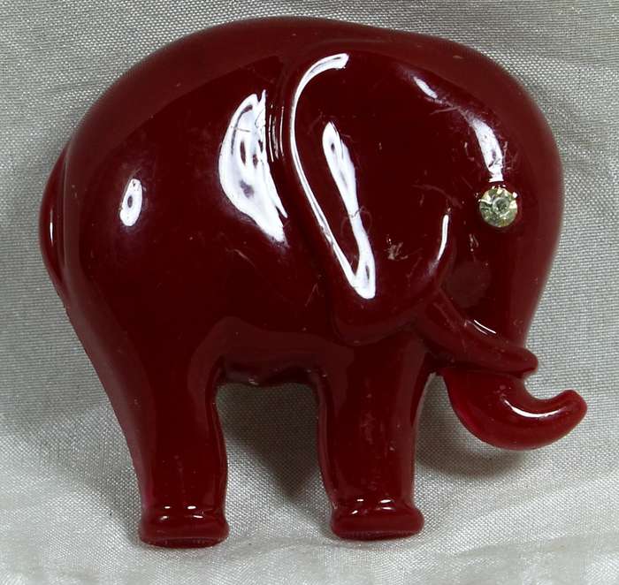Plastic elephant broach