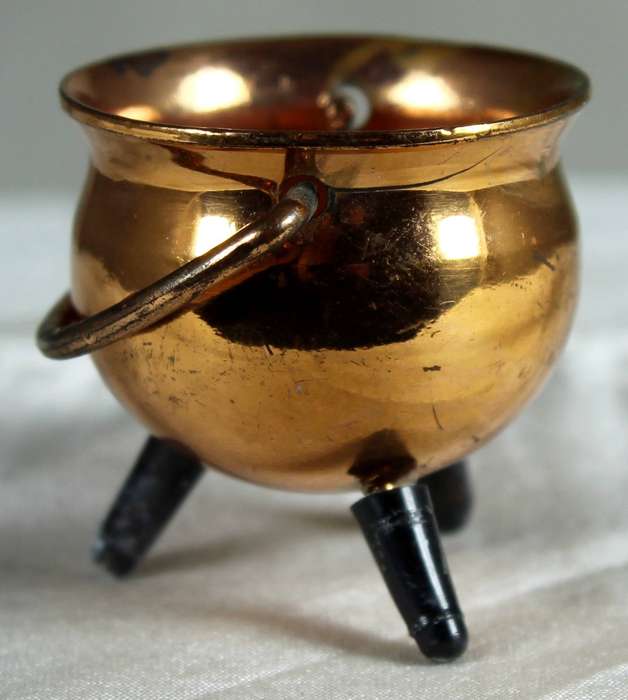 Miniature copper Tri-pot