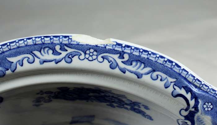 Johnson Bros - old Britain castles - Windsor castle tureen - damaged