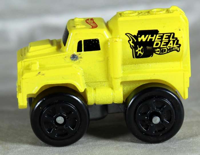 Micro Machines - Mattel - Wheels Deal Water Tanker truck