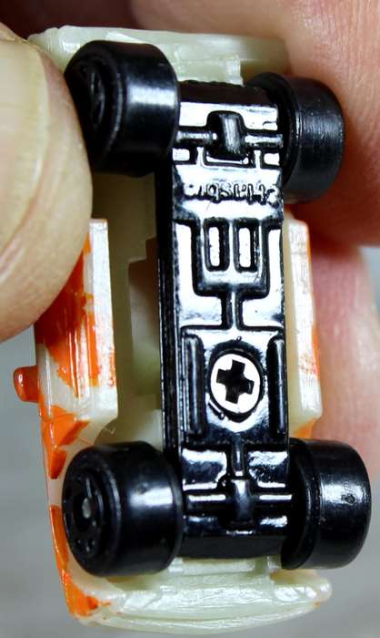 Micro Machines - Hasbro - Ford Thunderbird (Glow in the Dark)