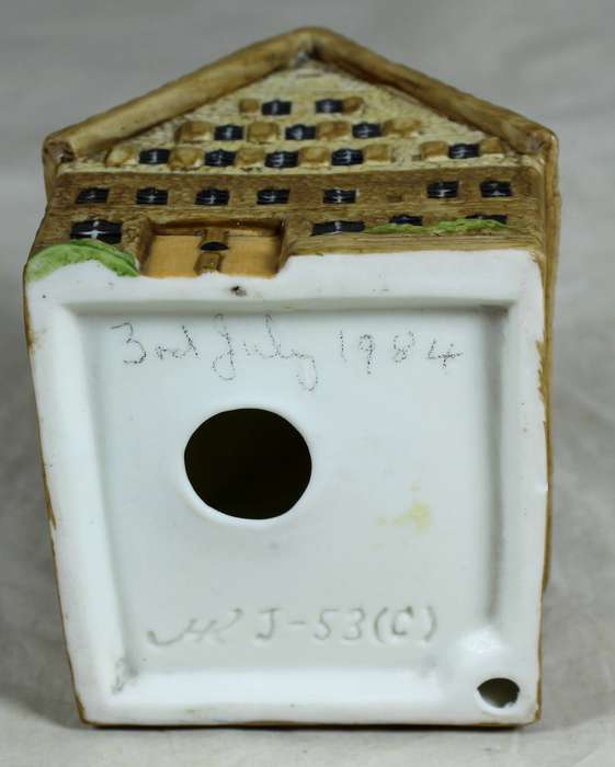 HK Ceramics - Double story cottage