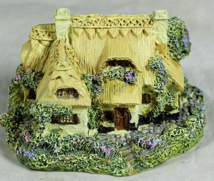 Cuggly Wugglies Collection - Cottage