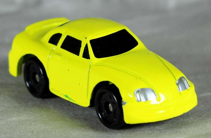 Micro metal body - yellow coupe