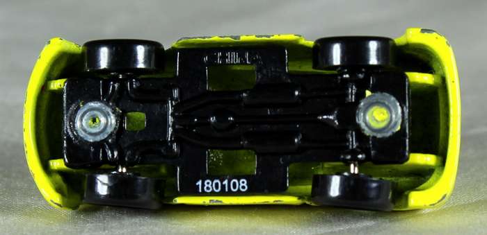 Micro metal body - yellow coupe