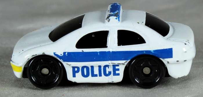 Micro metal body - white coupe Police car
