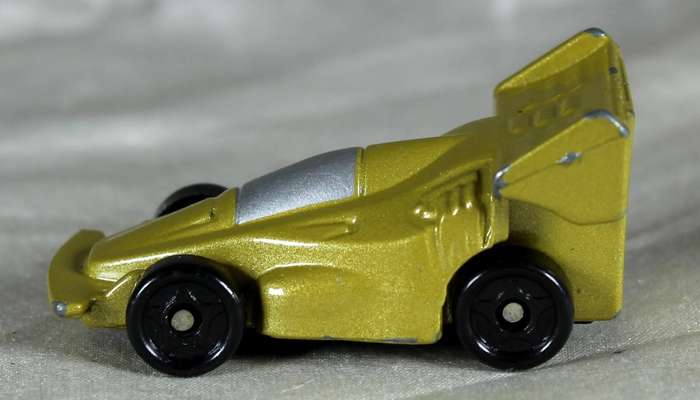 Micro metal body - gold race car