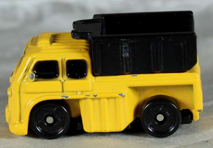 Micro metal body - yellow dump truck