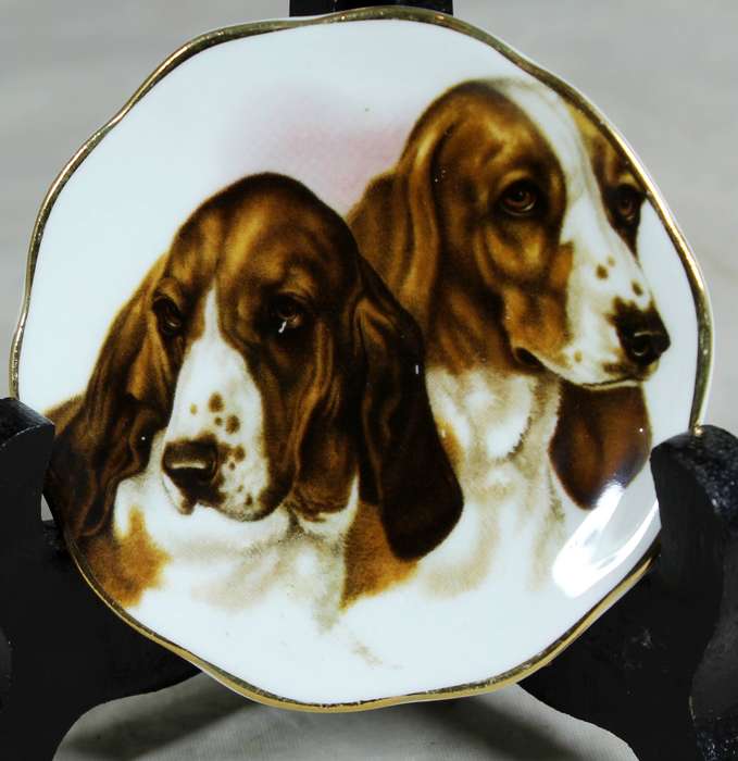 Small display plate - Fine bone China - Basset hounds