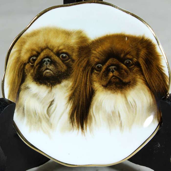 Small display plate - Fine bone China - Pekingese