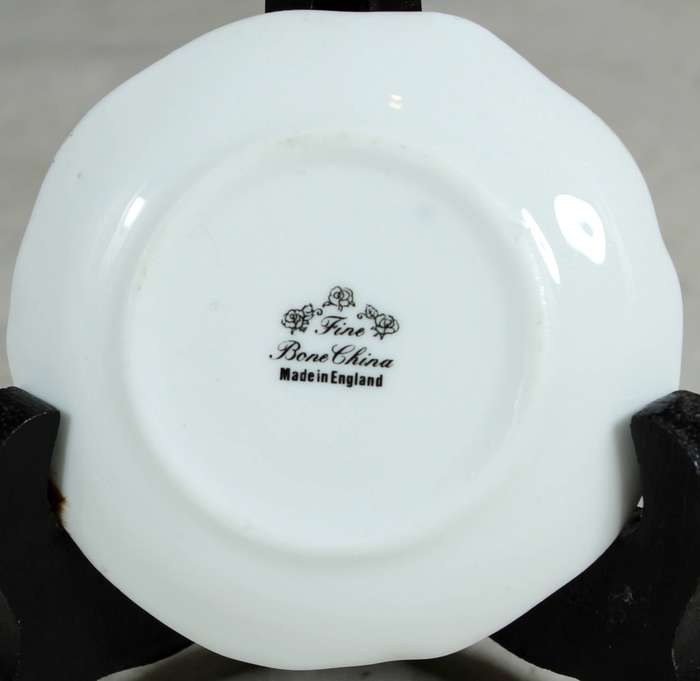 Small display plate - Fine bone China - Pekingese