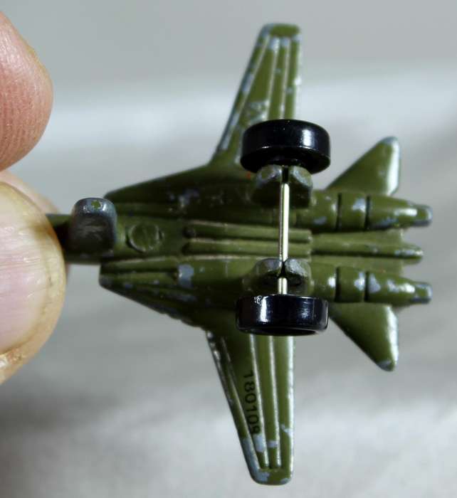 Micro metal - fighter jet