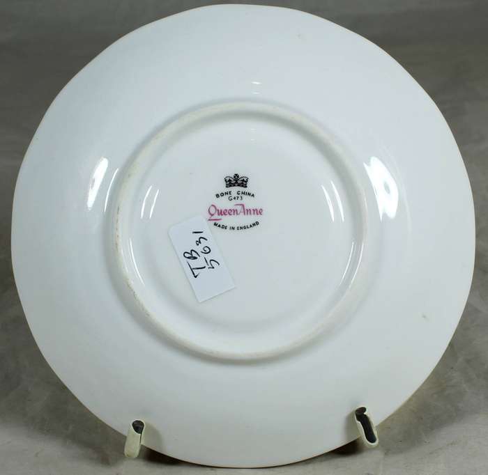 Queen Anne - Saucer with purple roses
