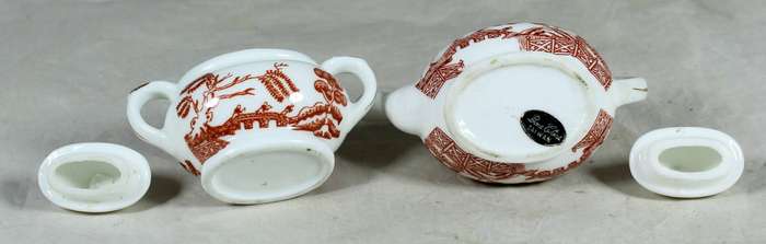 Miniature willow pattern teapot & sugar bowl