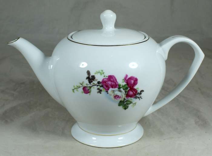 Chinese porcelain tea kettle