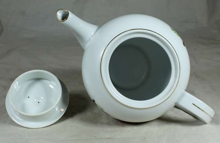 Chinese porcelain tea kettle