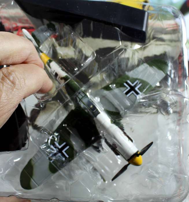 Collectable plane - Messerschmitt - BF109 & Book