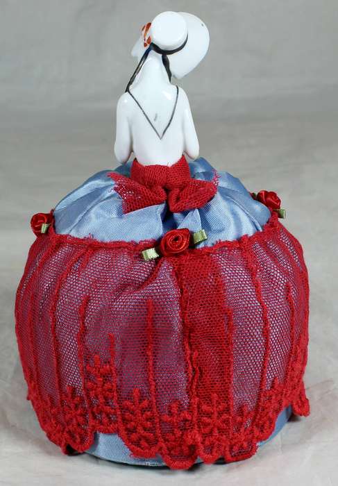 Vintage half-doll with dress and pin cushion - With large hat