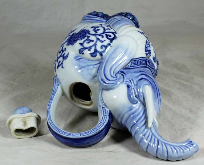 Porcelain elephant kettle