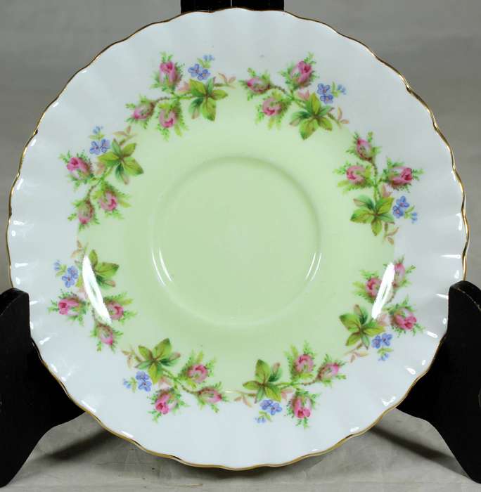 Royal Albert - Vintage saucer