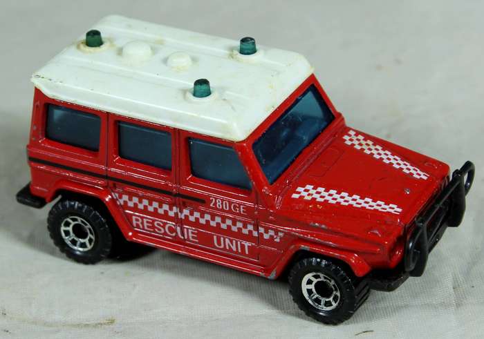 Matchbox - Mercedes-Benz 280GE Rescue unit
