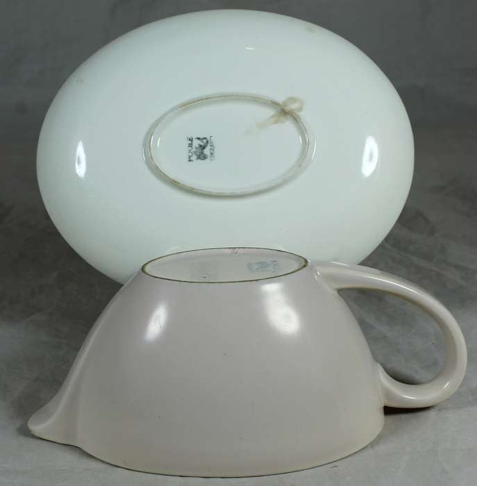 Poole gravy boat and saucer