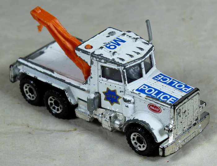 Matchbox - Peterbilt SFPD Police Tow Truck