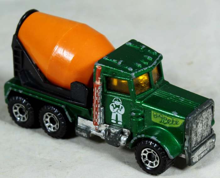 Matchbox - Peterbilt Cement Mixer
