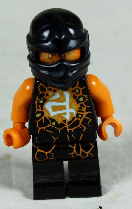 Miniature Lego figurine - Ninjago Cole (airjitzu) possetion