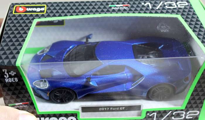 Burago - 2017 Ford GT
