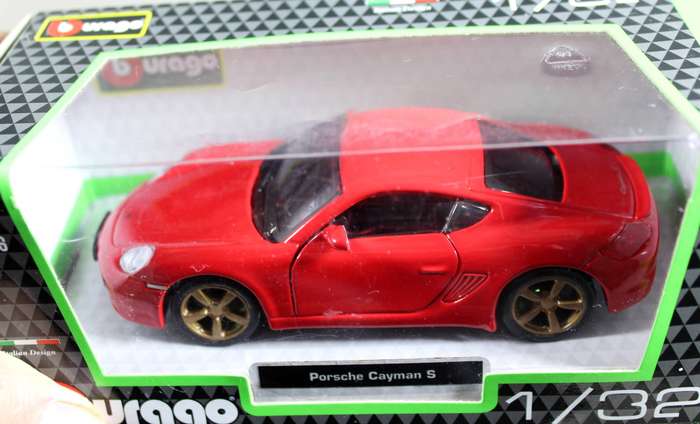 Burago - Porsche Cayman S - Red