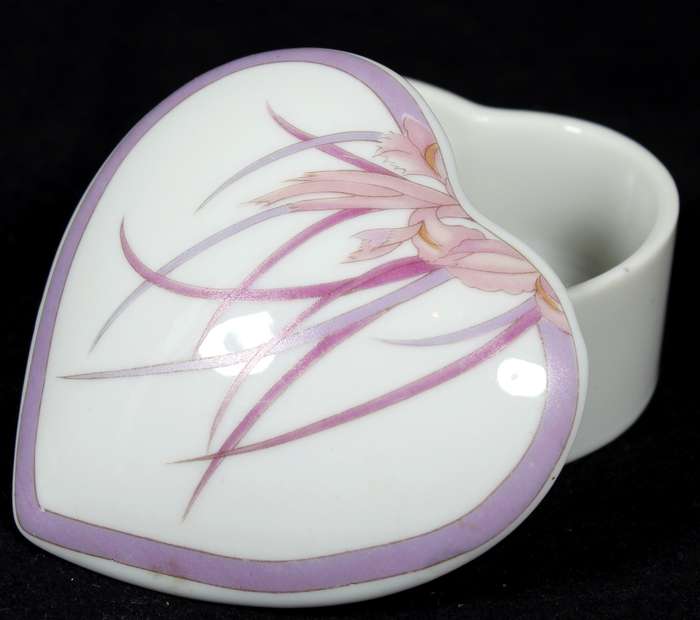 Heart shaped porcelain container