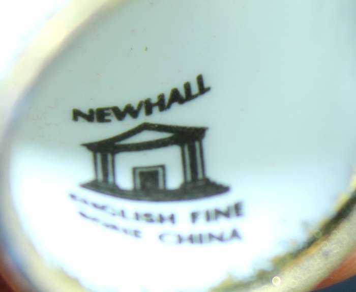 Porcelain Thimble - Newhall - Victorian Couple