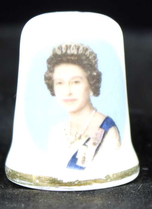 Royalty Thimble - St George - Queen Elizabeth II