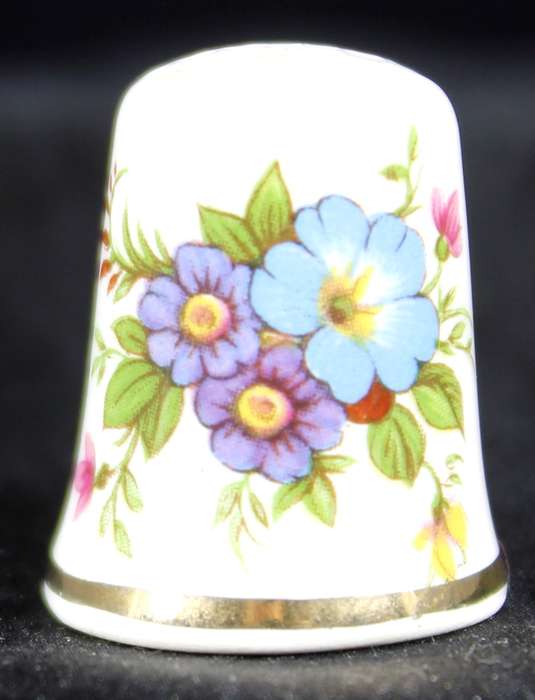 Porcelain Thimble - Masons - Flowers