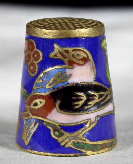 Cloisonne Thimble - Embossed Birds and Berries