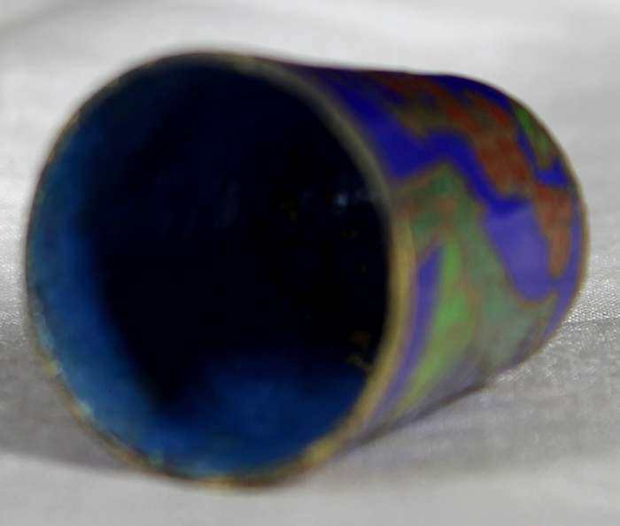 Cloisonne Thimble - Embossed Birds and Berries