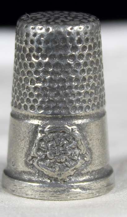 Reproduced Tudor Thimble - Rose and Coat of Arms